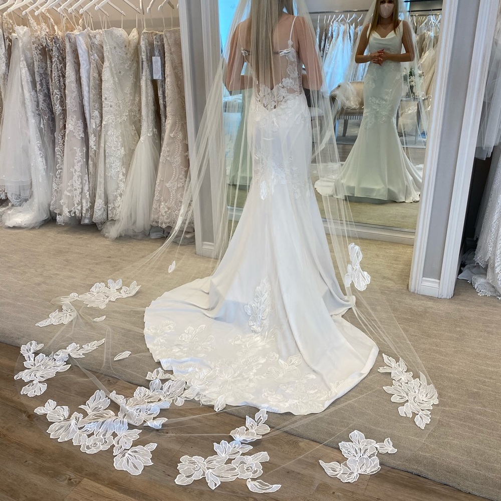 COPY - Long Vail-  10.5ft, lace and clear sequence